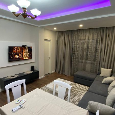 Komatas Modern Apartments In Bllok Area تيرانا المظهر الخارجي الصورة