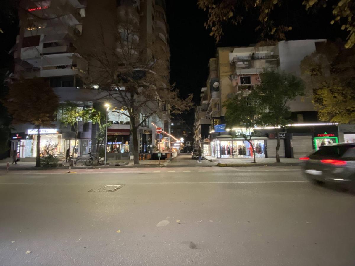 Komatas Modern Apartments In Bllok Area تيرانا المظهر الخارجي الصورة