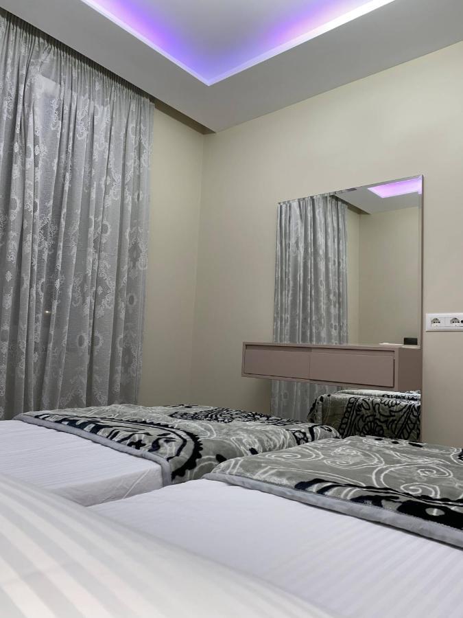 Komatas Modern Apartments In Bllok Area تيرانا المظهر الخارجي الصورة