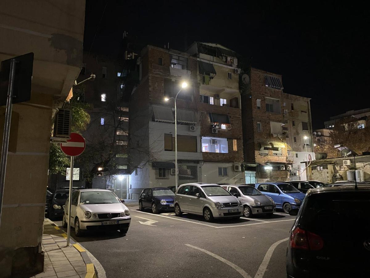 Komatas Modern Apartments In Bllok Area تيرانا المظهر الخارجي الصورة