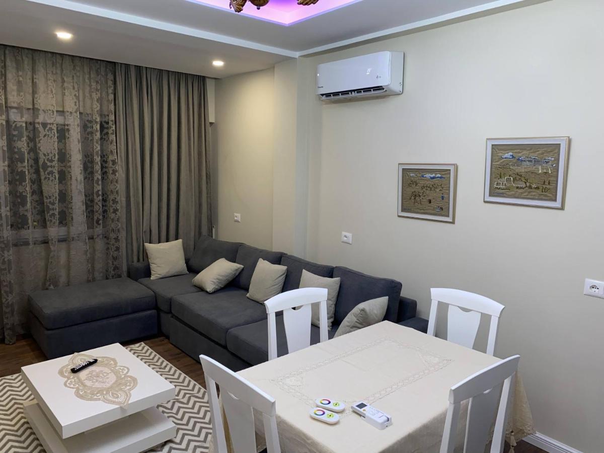 Komatas Modern Apartments In Bllok Area تيرانا المظهر الخارجي الصورة